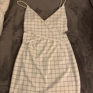 White w/ black lines bodycon dress!!